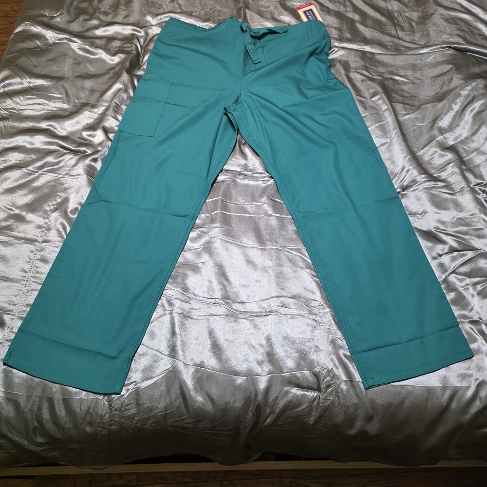 NWT Cherokee Hunter Green Unisex Scrubs